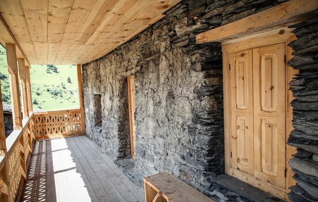 Restoration of vernacular buildings in Dartlo