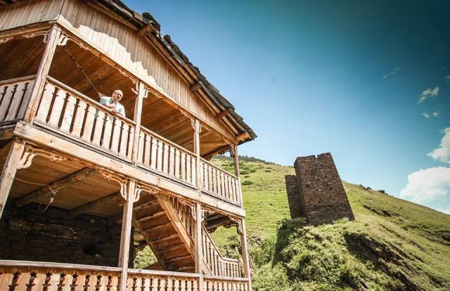 Restoration of vernacular buildings in Dartlo