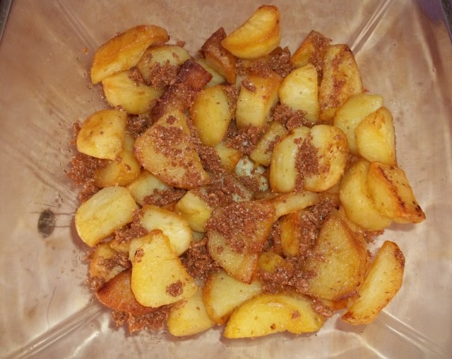 Add the Svanetian Salt to the fried potatoes - Copy
