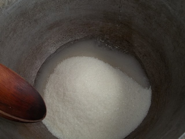 adding-water-to-sugar-copy2
