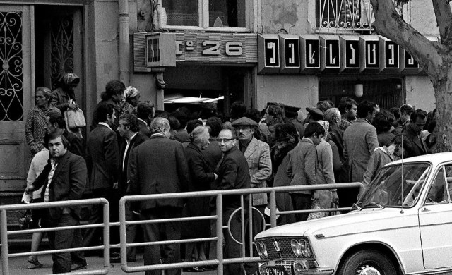 Shoppers in a Tbilisi street in 1976