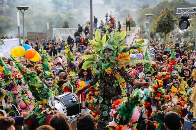 Nature theme at Tbilisoba 2015 procession