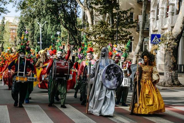 The colorful procession at Tbilisi 2015