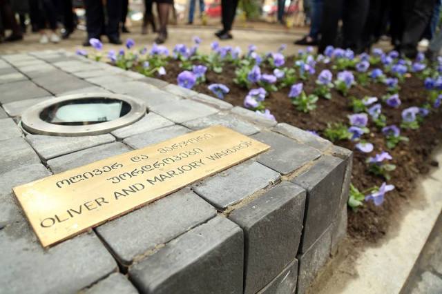 A plaque at the site of the statue honoring Oliver and Marjory Wardrop in Tbilisi