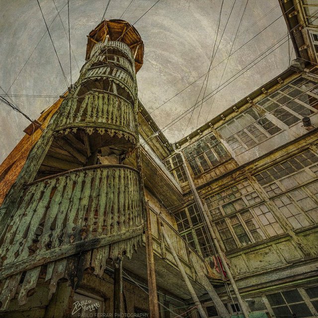 Exterior staircase on a traditional house in Tbilisi. Photo by Pablo Ferrari