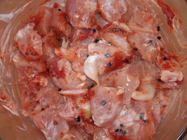 Marinated pork for Mtsvadi Chashushuli