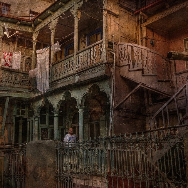 Traditional house in Tbilisi. Photo by Pablo Ferrari