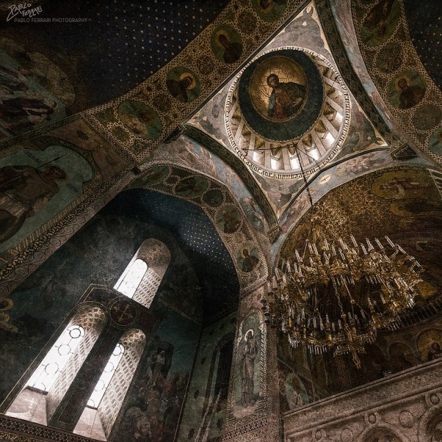 Interior of the Sioni Cathedral of the Dormition in Tbilisi. Photo by Pablo Ferrari.