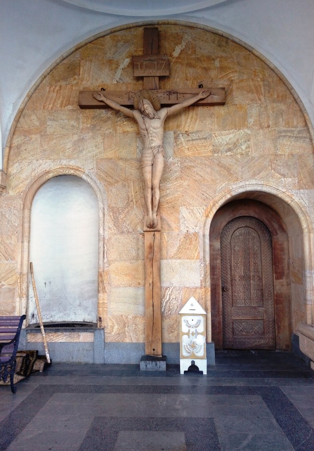 Interior of Sameba Cathedral_4